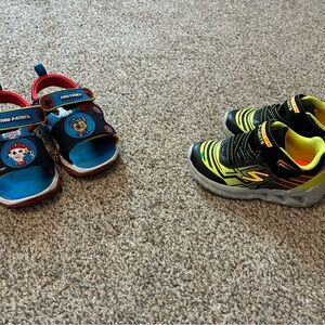 Boys toddler size 7 Skechers & Paw Patrol Sandals